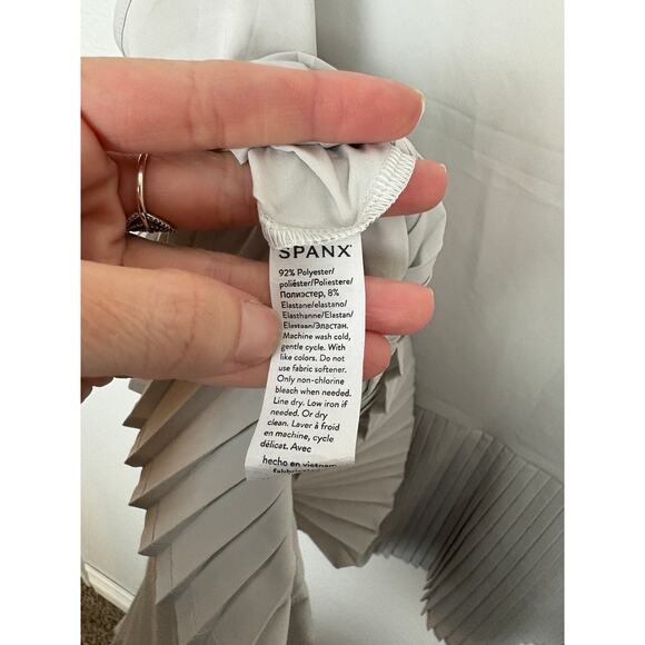 ALO Yoga Haute Girl Summer Mesh Long Sleeve Top XS - Picture 4 of 5